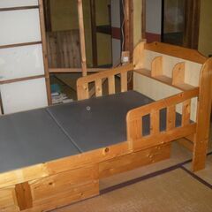 一人用　木製ベッド