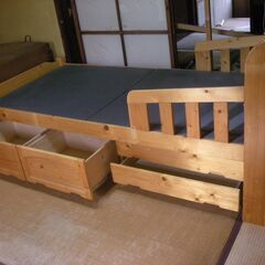 一人用　木製ベッドの画像