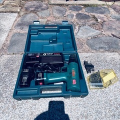 充電ドリル　バッテリー付き　キリ　ビット　充電器