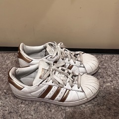 adidas スニーカー　23cmの画像