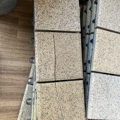 ベランダ用タイル買取希望の画像