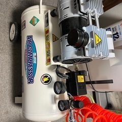 エアーコンプレッサー 静音 オイルレス PCR3010 30Lの画像