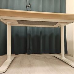 IKEA デスクの画像
