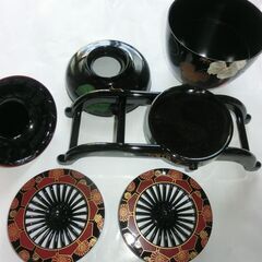 ◎花瓶、花入れ（花柄模様、引き車、未使用保管品、樹脂製）画像参照、箱は傷有り、★お手数をおかけしますプロフィール必読ですの画像