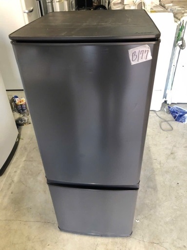 NO B177?福岡市内配送設置無料✨?冷蔵庫 Pシリーズ マットチャコール MR-P15F-H [146L /2ドア /右開きタイプ