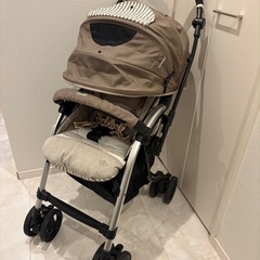 Combiベビーカーディアグラッセオート4キャスエッグショックの画像