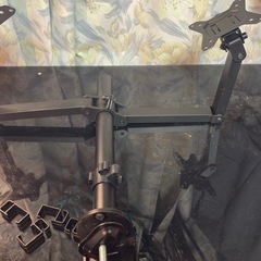 デュアルモニターアームの画像