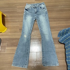 SHEIN ブーツカットデニム W26 L32 股下７５センチの画像