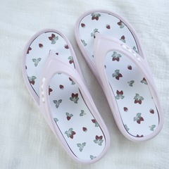 【新品未使用】いちご柄サンダル★17.0cm★ピンクの画像