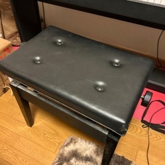 YAMAHAピアノ（イスとセット）の画像
