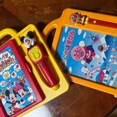 ⭐︎「アンパンマンことばずかん」「ディズニーおしゃべりEnglish」２個セットの画像
