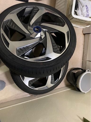 50プリウスモデリスタ夏タイヤ2本のみ