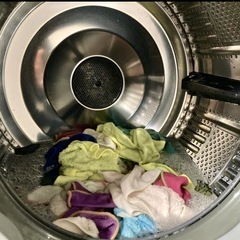 SHARP☆ドラム式洗濯機パワフル大容量で洗濯性能が高い右に開くドア分解清掃メンテナンスもしてある安心の日本メーカーの画像