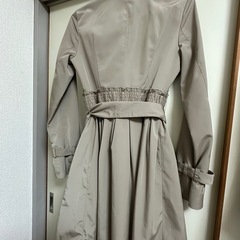 SmackyGlam ベージュ カーキ　トレンチコートの画像