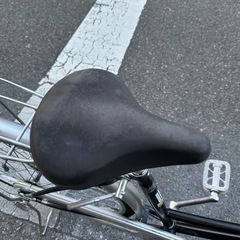 『ＳＡＬＥ　３０％』　ママチャリ　２６インチ　カゴ　ライト　付き　黒　配達可能の画像