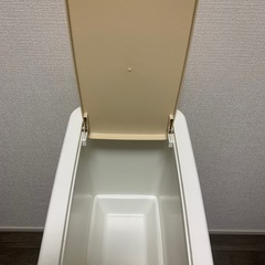 🌟サンコープラスチックの2段式分別ごみ箱（ホワイト×ベージュ）お譲りします【未使用・定価3,300円】🌟の画像