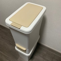 🌟サンコープラスチックの2段式分別ごみ箱（ホワイト×ベージュ）お譲りします【未使用・定価3,300円】🌟の画像