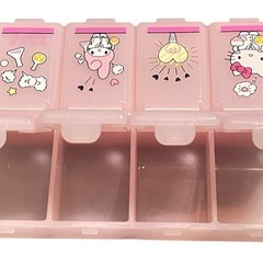 サンリオ ピルケース 8コンパートメントの画像