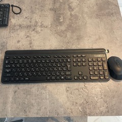 ワイヤレスキーボード　マウスセット