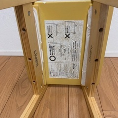 子供用の木の椅子の画像