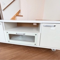 白いテレビボード