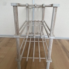 3段収納棚の画像
