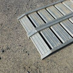 農機具　アルミブリッジ　244×37×8ｃｍ　0.8～１t組？の画像
