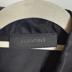 FEAR OF GOD ESSENTIALS ナイロンジャケット　Mの画像