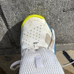 ヨネックス　テニスシューズ23.5cm
の画像