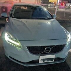 ボルボ V40 T2（2018年式・2019年モデル）の画像