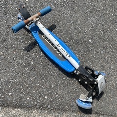 子供用キックボード
