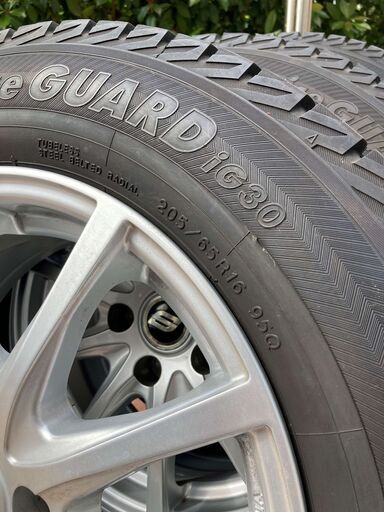 スタッドレス４本 205/65R15  トヨタ　アルファード（引取り限定）