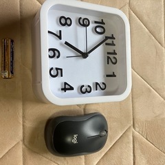 美品はっきりくっきり見やすい目覚機能付き　アナログ時計の画像
