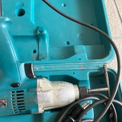 マキタ　インパクトドライバー　充電式ではありませんの画像