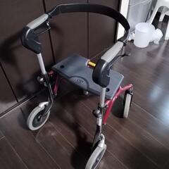 シルバーカー　歩行器の画像