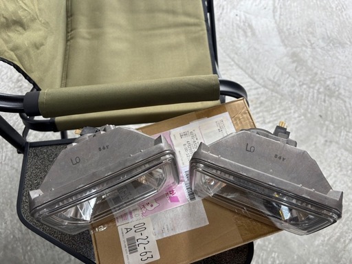 【年末SALE】コイト 角目 24v ロービーム ランクル60等に