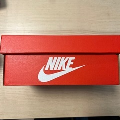 ナイキの箱　子ども靴の画像