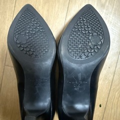 パンプス　21.5 黒　の画像