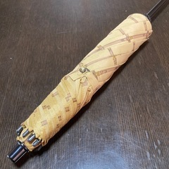 【新品未使用】ブランド折りたたみ傘　ルチアーノソプラーニ　ベージュ　革ベルト柄　男性にも女性にも◎の画像