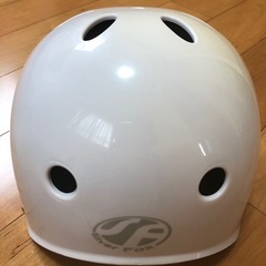 スケートボード用ヘルメット　サイズS　シルバーフォックス　　