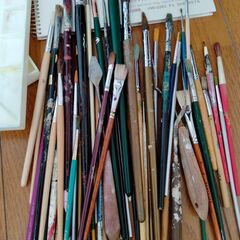 中古アート画材（各種絵具・筆・パレット・色鉛筆・キャンバス・用紙など）の画像