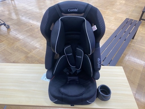 コンビ製　ジュニアシート　Combi製