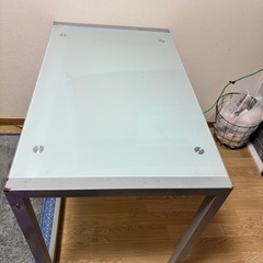 テーブル