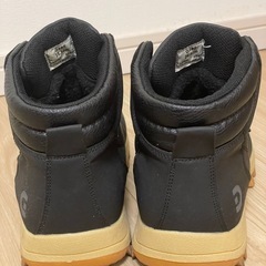 ワークマン　ガレラス防寒ミッドカットの画像
