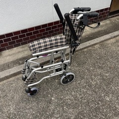 楽々健 介助型 折り畳み式車椅子 簡易車いす 軽量6.7kg コンパクト