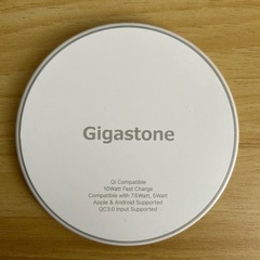 【スマホ置くだけ充電機】 Gigastone ワイヤレス充電器 の画像