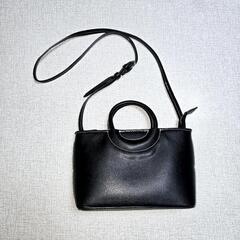 ZARA　黒　ショルダーバッグ