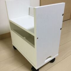 収納ラックの画像