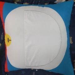 ドラえもんクッションの画像