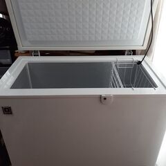 ↓お値下げしました↓REMACOM 冷凍庫　ストッカー　大容量210リッターの画像